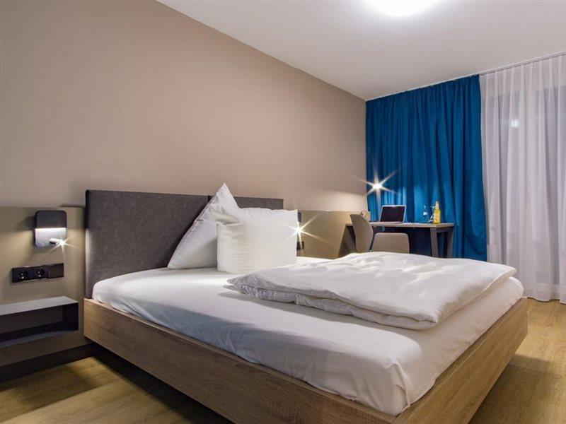 Hotel Berlin Sindelfingen Bagian luar foto