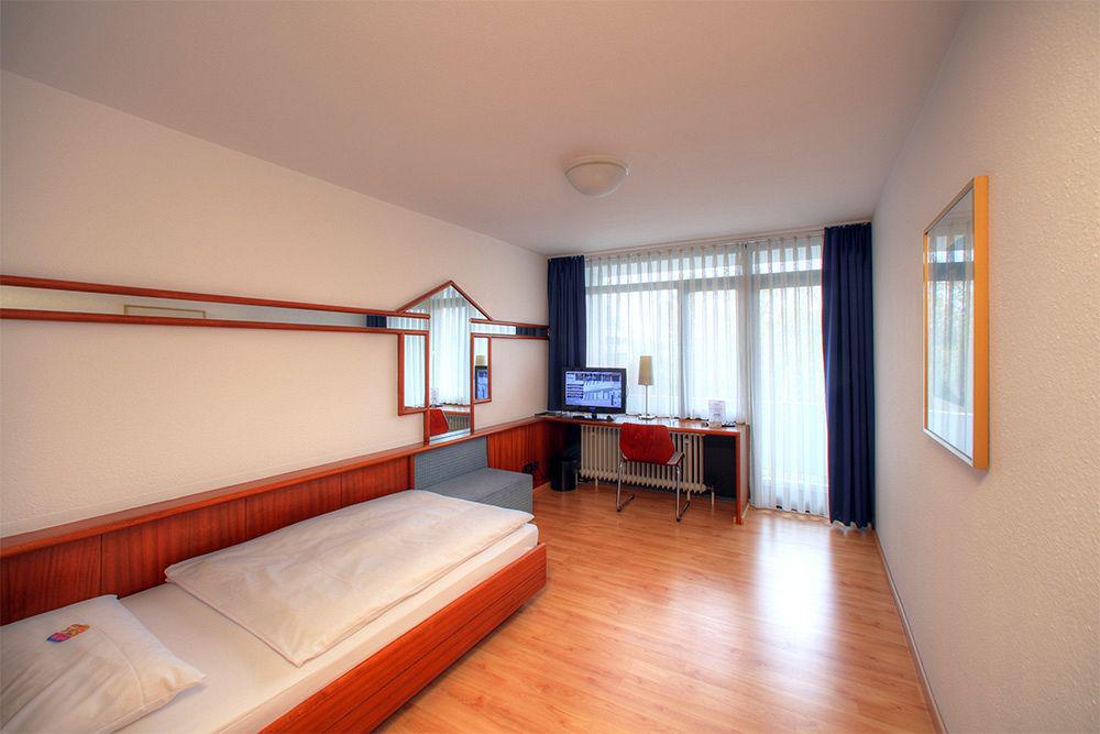Hotel Berlin Sindelfingen Bagian luar foto